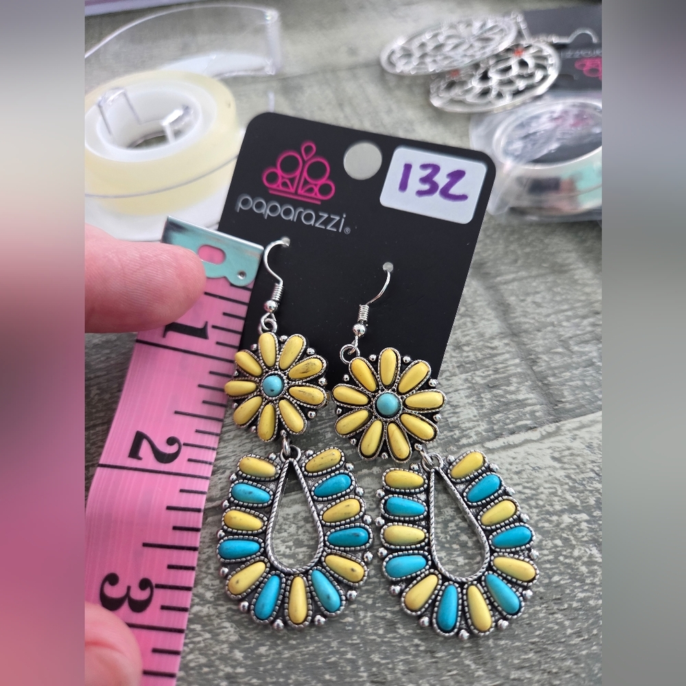 🌹#132 Paparazzi Yellow and Blue Flower Earrings - Picture 3 of 3